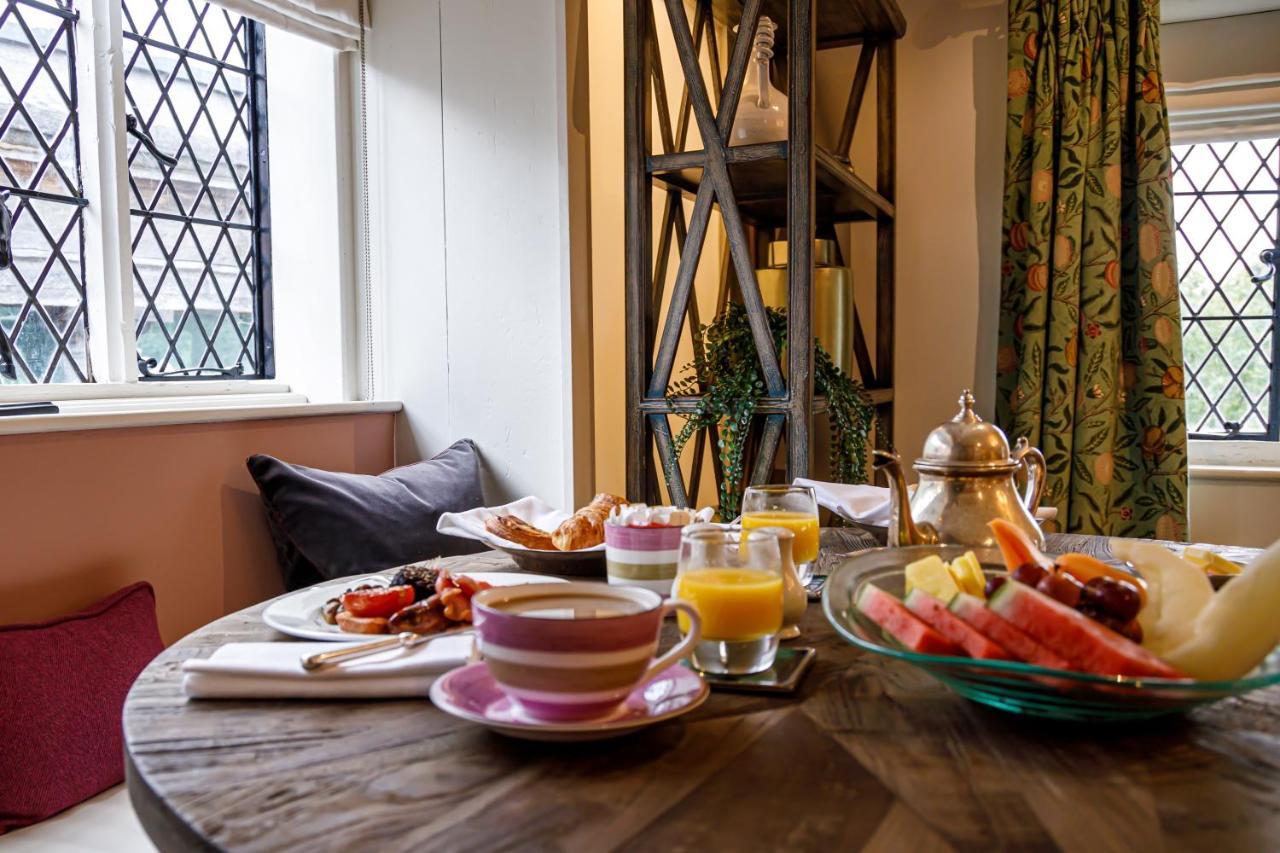 Great Fosters - Near Windsor Hotel อีแกม ภายนอก รูปภาพ