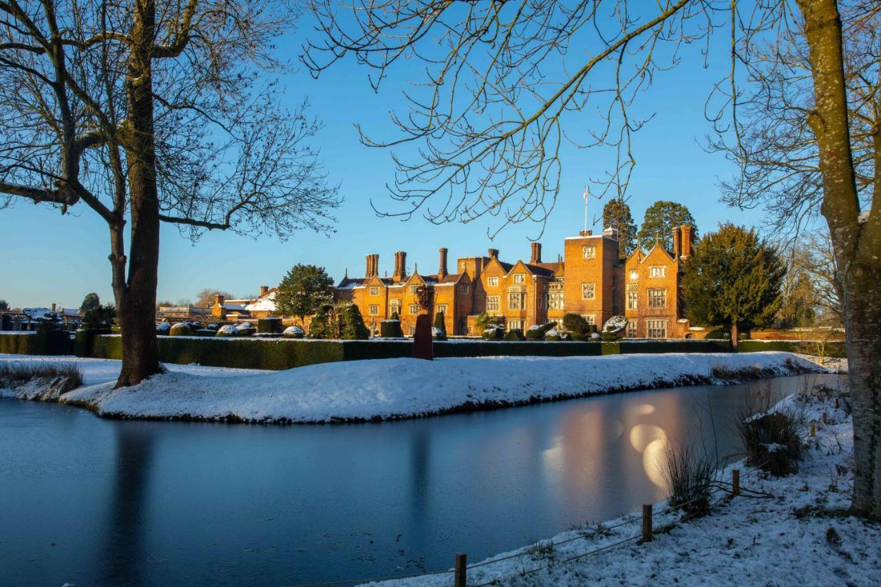 Great Fosters - Near Windsor Hotel อีแกม ภายนอก รูปภาพ