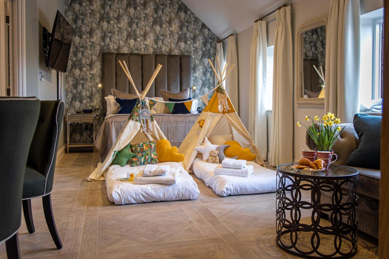 Great Fosters - Near Windsor Hotel อีแกม ภายนอก รูปภาพ