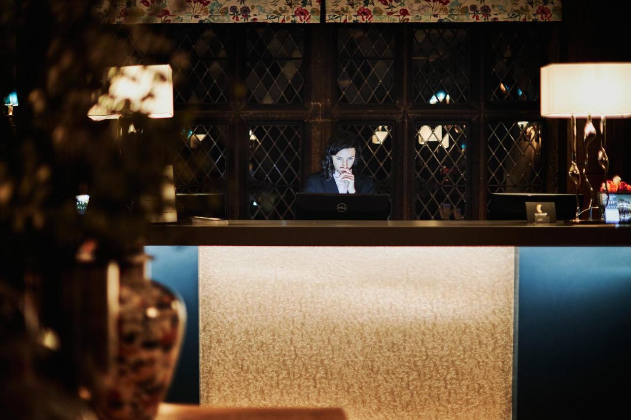 Great Fosters - Near Windsor Hotel อีแกม ภายนอก รูปภาพ