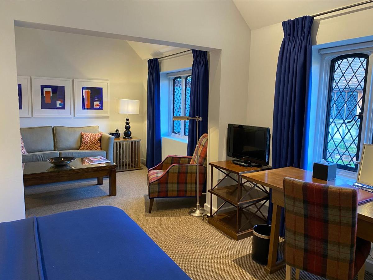 Great Fosters - Near Windsor Hotel อีแกม ภายนอก รูปภาพ