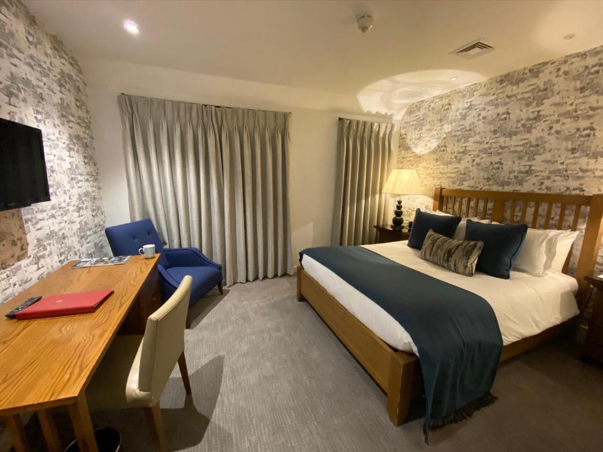 Great Fosters - Near Windsor Hotel อีแกม ภายนอก รูปภาพ