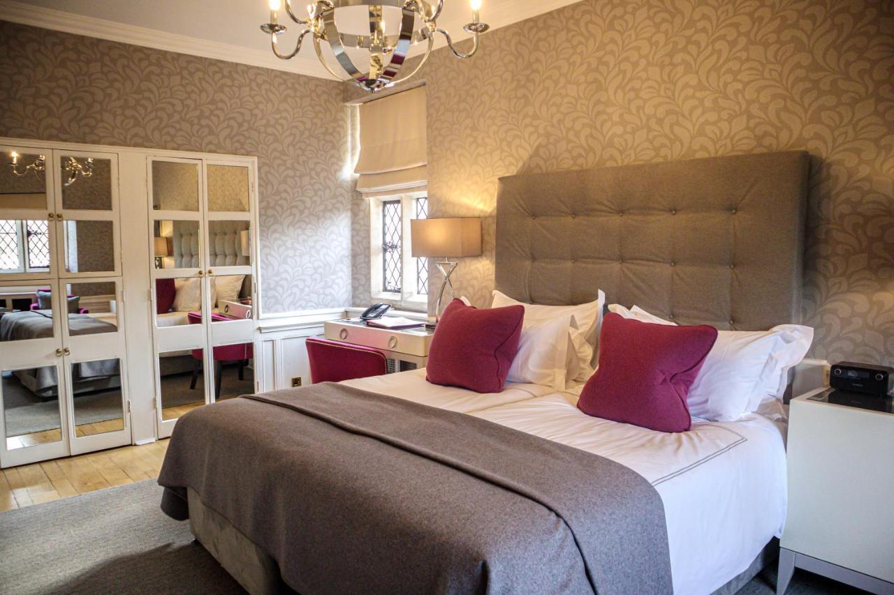 Great Fosters - Near Windsor Hotel อีแกม ภายนอก รูปภาพ